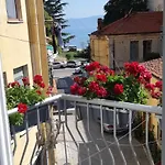 Nikolla * Pogradaş